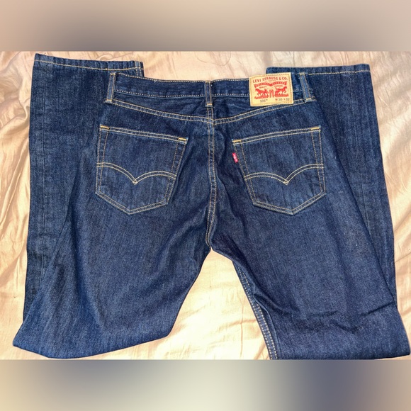 Men’s Brand New Levi Jeans - Picture 2 of 2